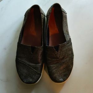 Gently worn Toms Size 7